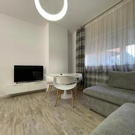 Boutique One Bedroom Apartment *