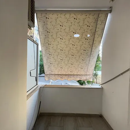 Boutique One Bedroom Apartment *