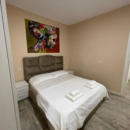 Boutique 3 - Cozy 1-bedroom Tirana