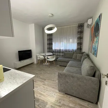Boutique 3 - Cozy 1-bedroom Apartment Tirana